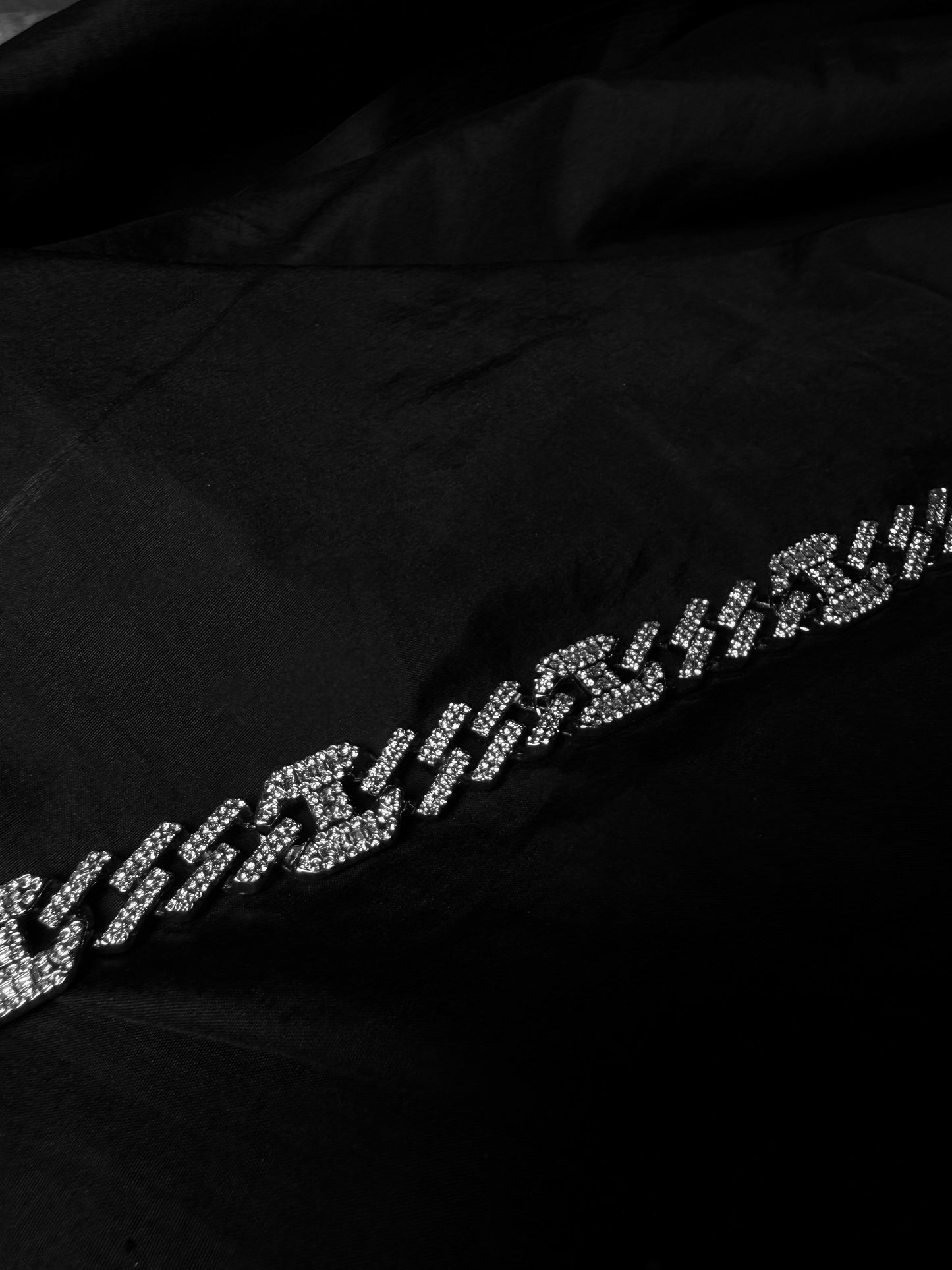 Men’s Silver Iced-Out Cuban Link Chain Necklace – Heavy Hip-Hop Bling Statement Jewellery