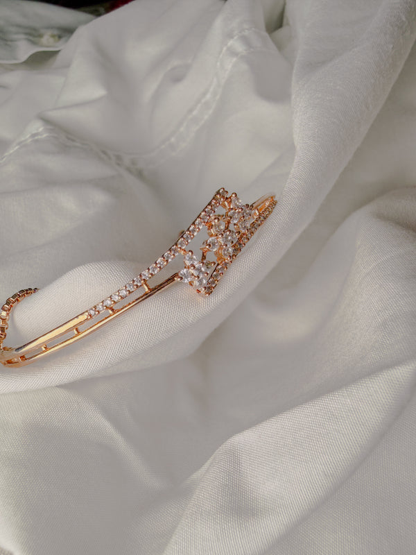 Women’s Rose Gold Dazzle Diamond Geometric Floral Bracelet – Premium Party & Daily Wear Jewellery