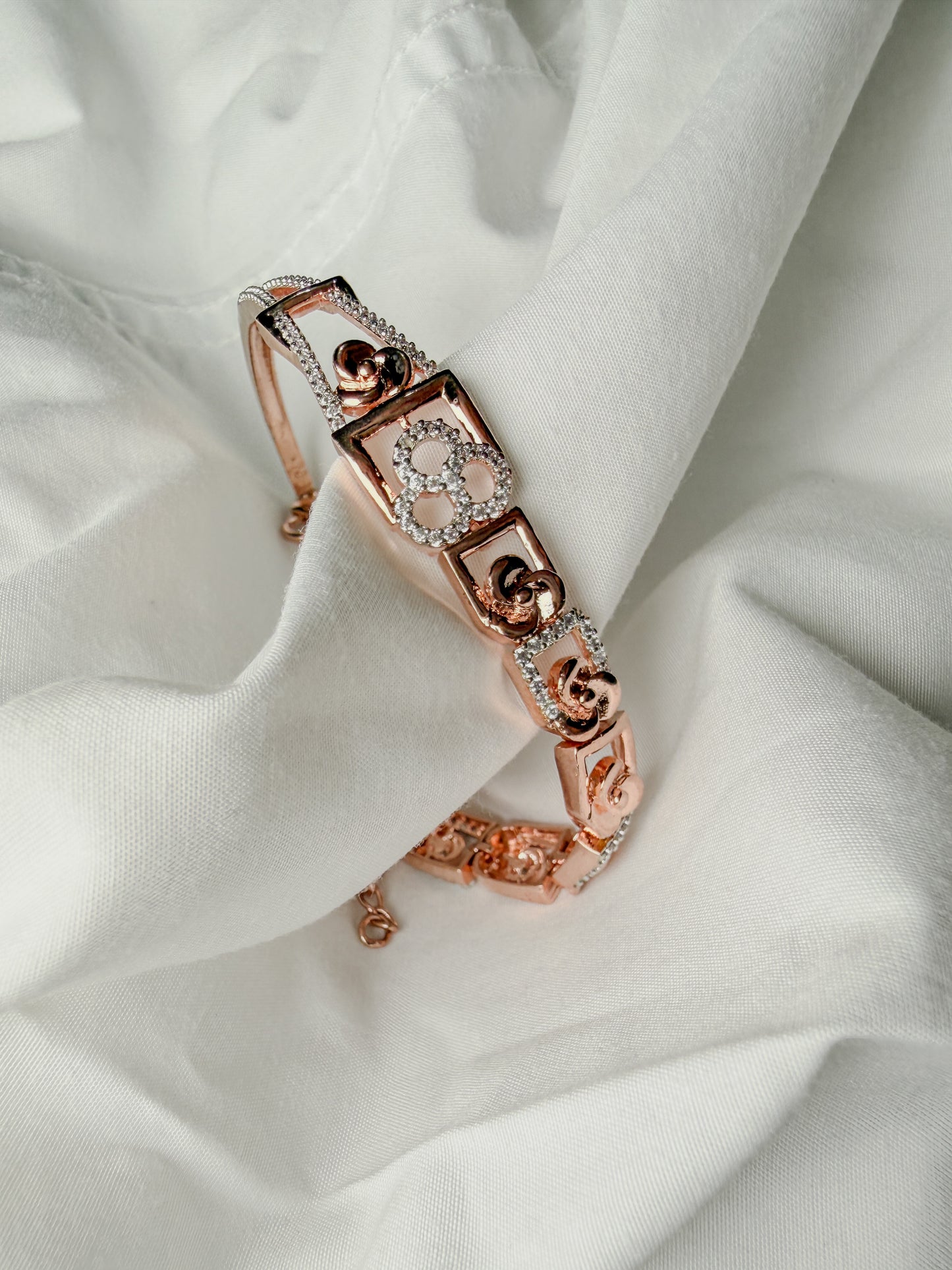 Women’s Rose Gold Dazzle Diamond Square Floral Bracelet – Premium Party & Wedding Jewellery