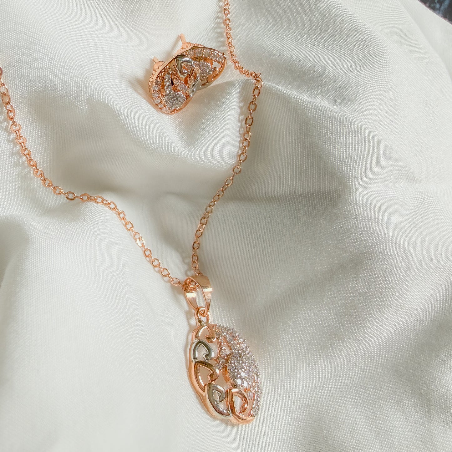 Women’s Rose Gold Dazzle Diamond Pendant & Earring Set – Elegant Daily & Party Wear Jewellery