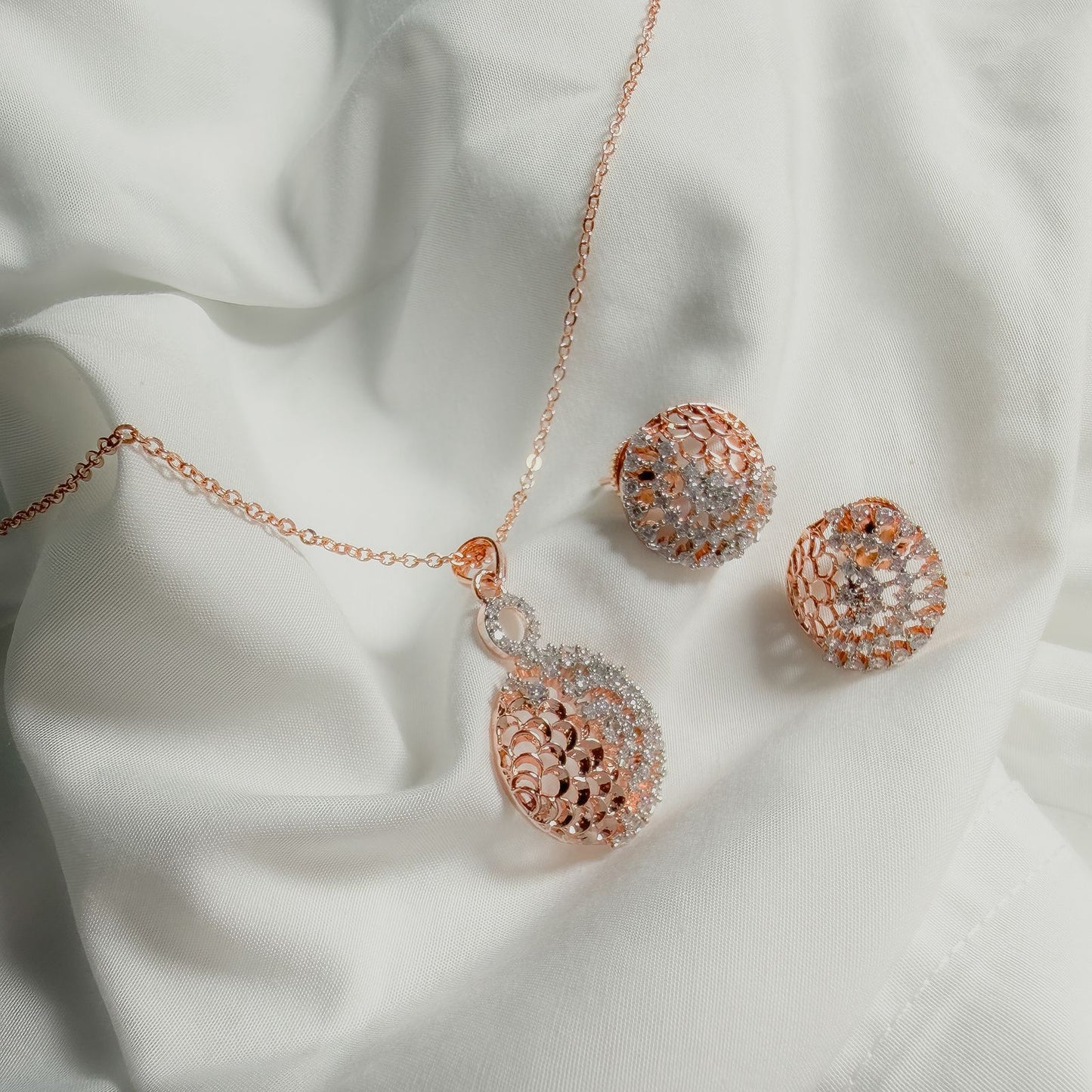 Women’s Rose Gold Dazzle Diamond Round Pendant & Earring Set – Premium Party & Daily Wear Jewellery